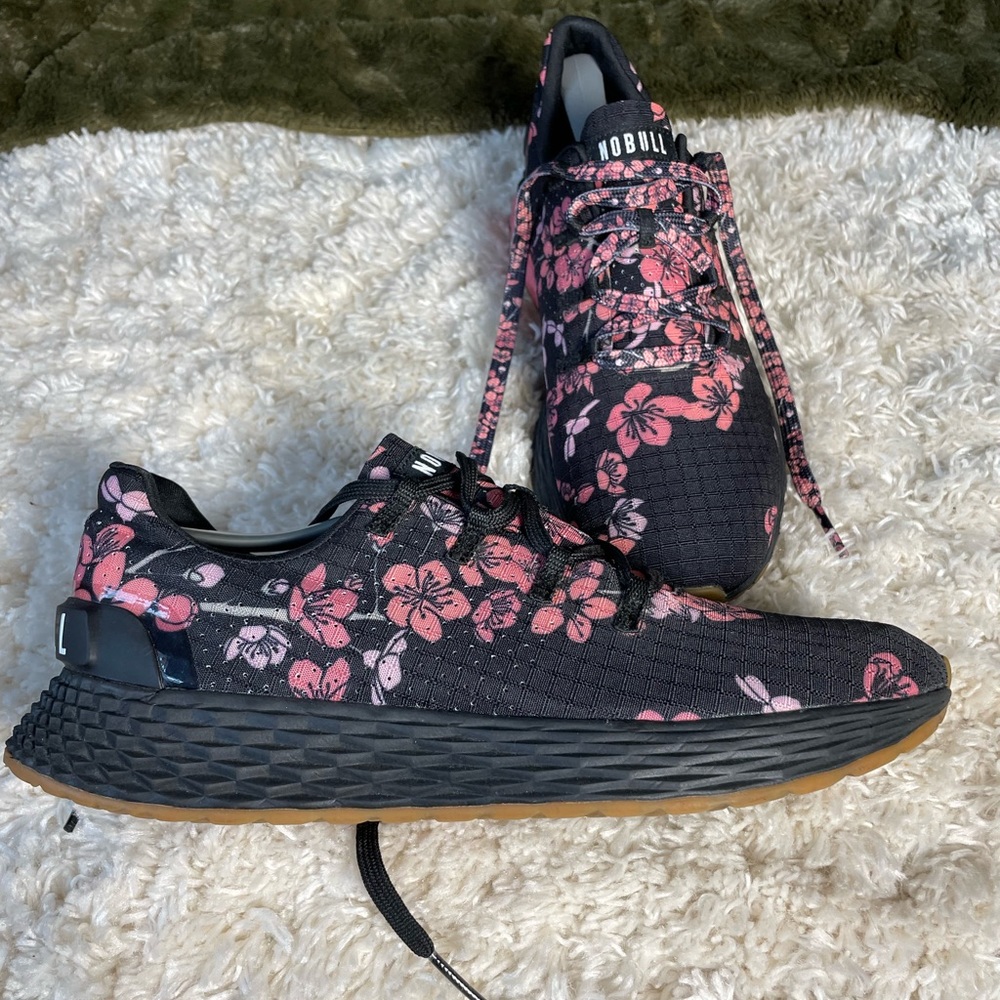 BLACK CHERRY BLOSSOM RIPSTOP RUNNER (Sold out)